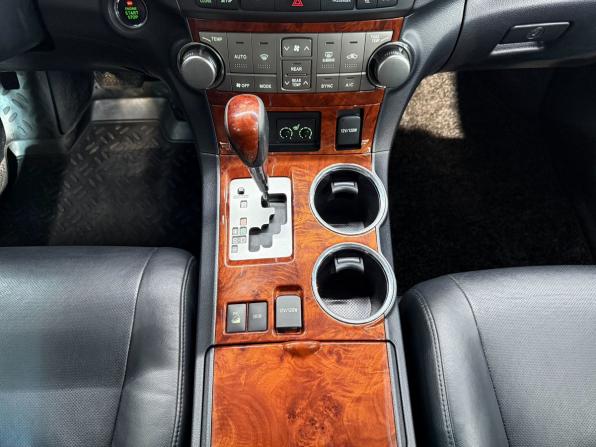 Toyota Highlander II (XU40) Рестайлинг с пробегом 2010 года, цена 2 250 000 рублей, 211876 км, внедорожник, Автокод Объявления