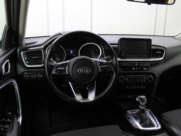 Kia Ceed III с пробегом 2018 года, цена 1 899 000 рублей, 101161 км, универсал, Автокод Объявления
