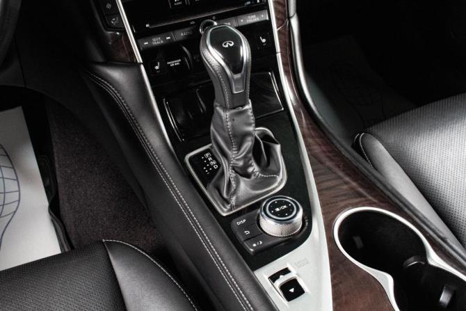 Infiniti Q50 I Рестайлинг с пробегом 2019 года, цена 3 299 000 рублей, 79500 км, седан, Автокод Объявления