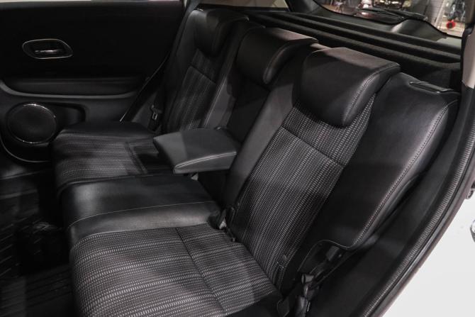Honda Vezel I с пробегом 2015 года, цена 1 499 000 рублей, 61000 км, внедорожник, Автокод Объявления