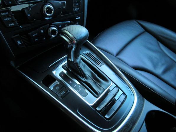 Audi Q5 I (8R) Рестайлинг с пробегом 2015 года, цена 1 995 000 рублей, 100913 км, внедорожник, Автокод Объявления