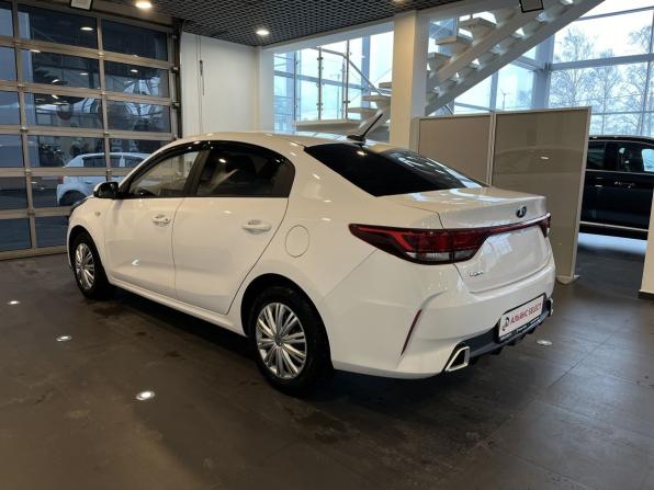 Kia Rio IV Рестайлинг с пробегом 2021 года, цена 1 479 000 рублей, 124853 км, седан, Автокод Объявления
