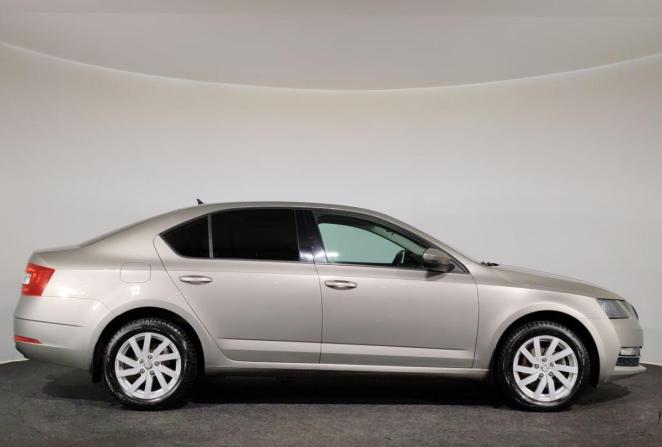 Skoda Octavia III (A7) Рестайлинг с пробегом 2018 года, цена 1 470 000 рублей, 208819 км, лифтбек, Автокод Объявления