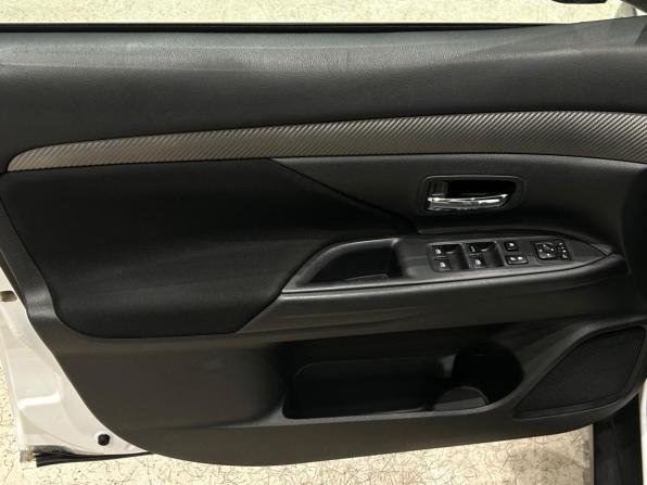 Mitsubishi Outlander III Рестайлинг 3 с пробегом 2018 года, цена 1 399 000 рублей, 218369 км, внедорожник, Автокод Объявления