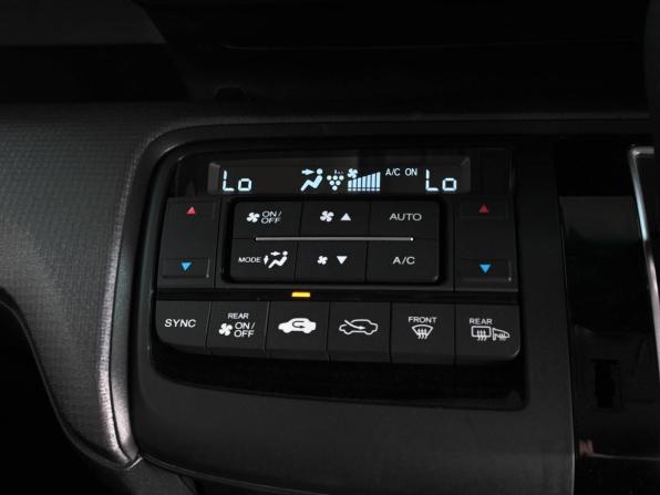 Honda Stepwgn V Рестайлинг с пробегом 2019 года, цена 2 399 000 рублей, 84684 км, минивэн, Автокод Объявления