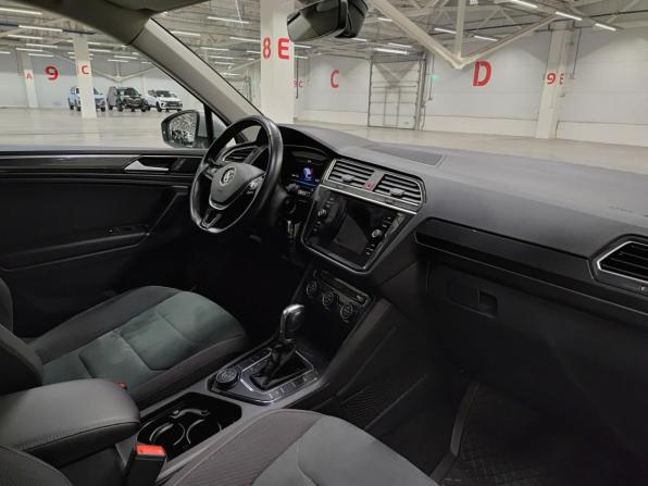 Volkswagen Tiguan II с пробегом 2018 года, цена 2 960 000 рублей, 68252 км, внедорожник, Автокод Объявления
