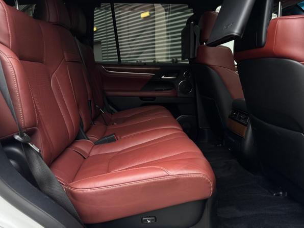 Lexus LX III Рестайлинг 2 с пробегом 2017 года, цена 7 990 000 рублей, 105930 км, внедорожник, Автокод Объявления
