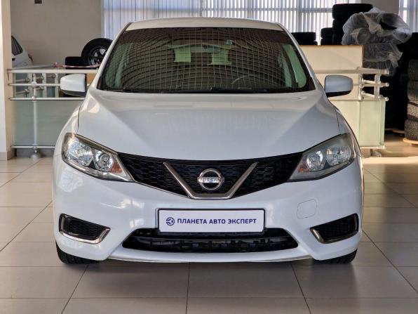 Nissan Tiida II с пробегом 2015 года, цена 950 000 рублей, 139710 км, хэтчбек, Автокод Объявления