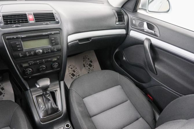 Skoda Octavia II (A5) с пробегом 2008 года, цена 599 000 рублей, 214336 км, лифтбек, Автокод Объявления