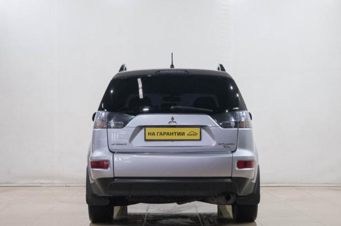 Mitsubishi Outlander II Рестайлинг с пробегом 2011 года, цена 1 449 000 рублей, 242000 км, внедорожник, Автокод Объявления