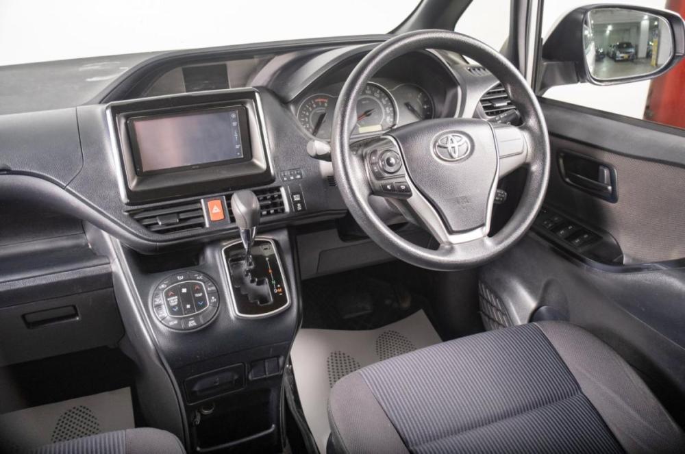 Toyota Noah III (R80) Рестайлинг Томск  - изображение 10