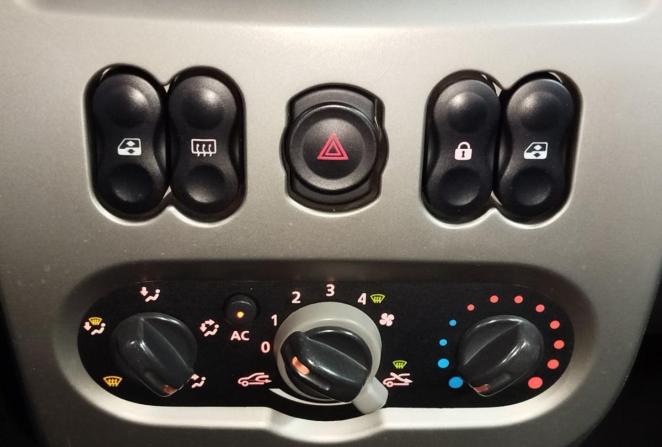 Renault Logan I Рестайлинг с пробегом 2010 года, цена 490 000 рублей, 114603 км, седан, Автокод Объявления