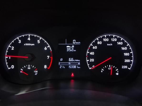 Hyundai Solaris II с пробегом 2018 года, цена 1 025 000 рублей, 153379 км, седан, Автокод Объявления
