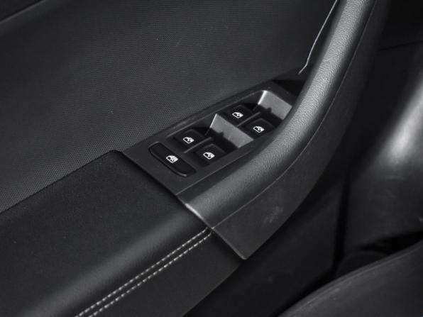 Skoda Rapid II с пробегом 2021 года, цена 1 691 000 рублей, 83835 км, лифтбек, Автокод Объявления