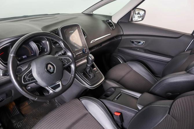 Renault Scenic IV с пробегом 2018 года, цена 1 799 000 рублей, 180111 км, компактвэн, Автокод Объявления