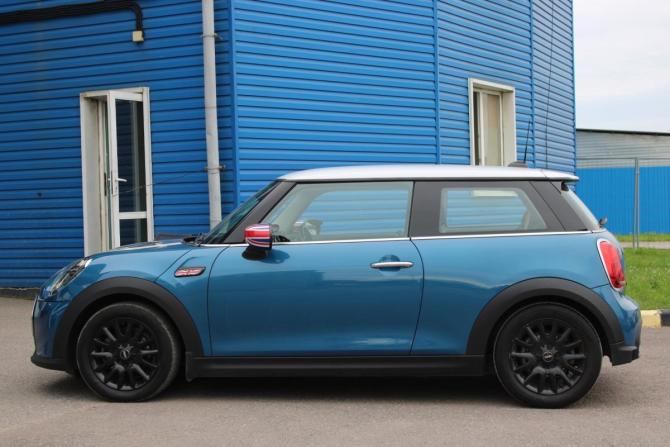 Mini Hatch III (F55/F56) Рестайлинг 2 с пробегом 2021 года, цена 2 379 000 рублей, 57265 км, хэтчбек, Автокод Объявления