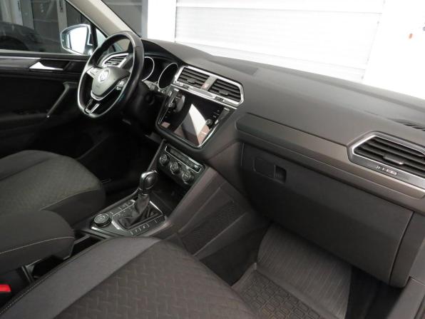 Volkswagen Tiguan II с пробегом 2018 года, цена 2 250 000 рублей, 156459 км, внедорожник, Автокод Объявления