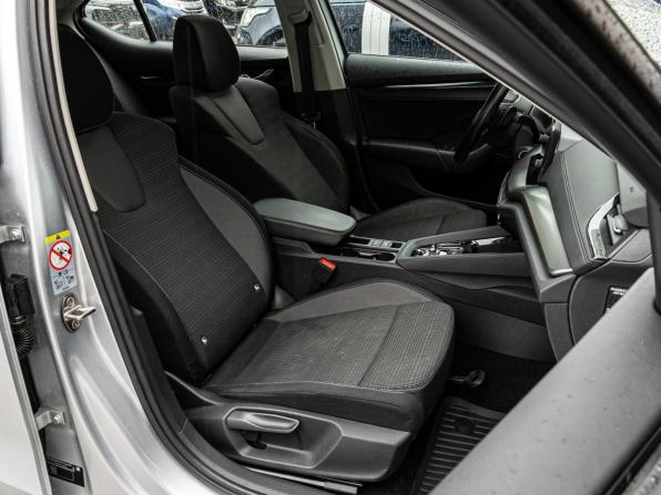 Skoda Octavia IV (A8) с пробегом 2021 года, цена 2 270 000 рублей, 124022 км, лифтбек, Автокод Объявления