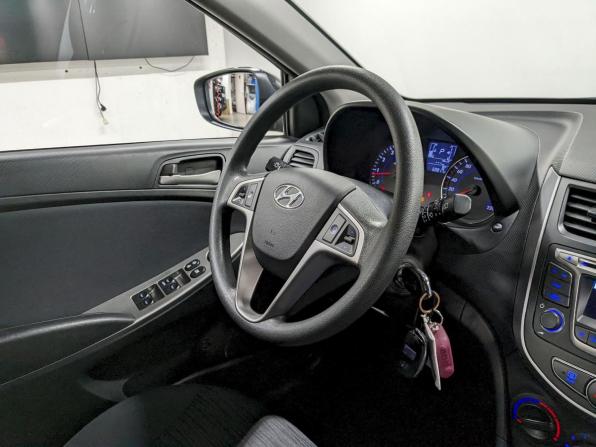 Hyundai Solaris I Рестайлинг с пробегом 2015 года, цена 1 090 000 рублей, 68850 км, хэтчбек, Автокод Объявления