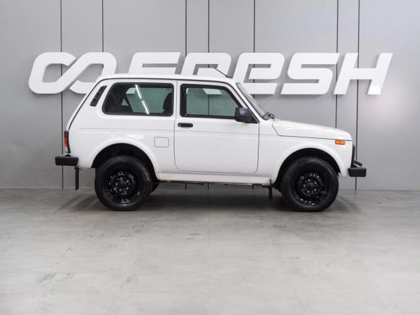Lada (ВАЗ) Niva Legend с пробегом 2024 года, цена 779 000 рублей, 9738 км, внедорожник, Автокод Объявления