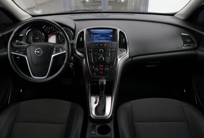 Opel Astra H Рестайлинг с пробегом 2011 года, цена 750 000 рублей, 139807 км, хэтчбек, Автокод Объявления