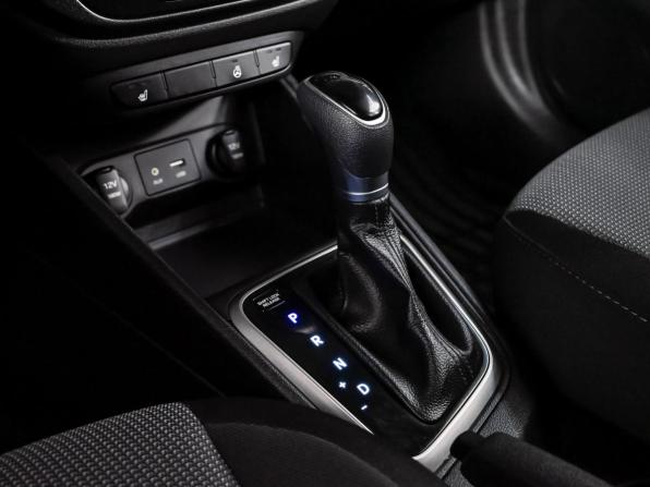 Hyundai Solaris II с пробегом 2018 года, цена 1 530 000 рублей, 40242 км, седан, Автокод Объявления
