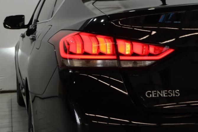 Hyundai Genesis II с пробегом 2015 года, цена 1 620 000 рублей, 265746 км, седан, Автокод Объявления
