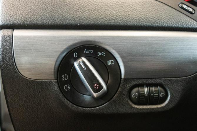 Volkswagen Jetta VI с пробегом 2013 года, цена 930 000 рублей, 126979 км, седан, Автокод Объявления