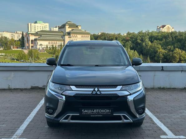 Mitsubishi Outlander III Рестайлинг 3 с пробегом 2019 года, цена 1 615 000 рублей, 226985 км, внедорожник, Автокод Объявления