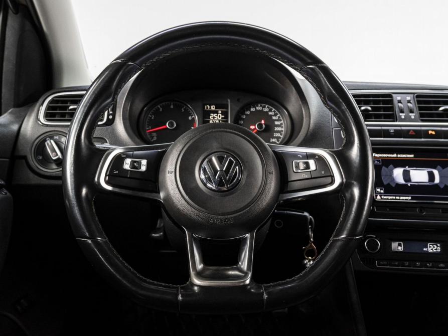 Volkswagen Polo V Рестайлинг Тюмень  - изображение 18