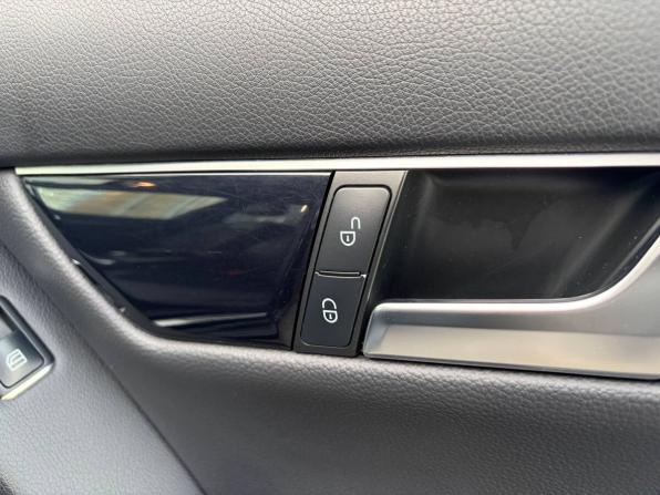 Mercedes-Benz C-Класс III (W204) Рестайлинг с пробегом 2012 года, цена 1 150 000 рублей, 278000 км, седан, Автокод Объявления