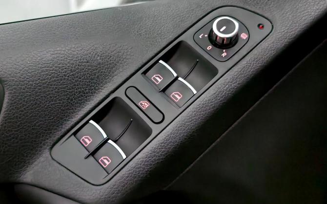 Volkswagen Tiguan I Рестайлинг с пробегом 2013 года, цена 989 000 рублей, 221852 км, внедорожник, Автокод Объявления