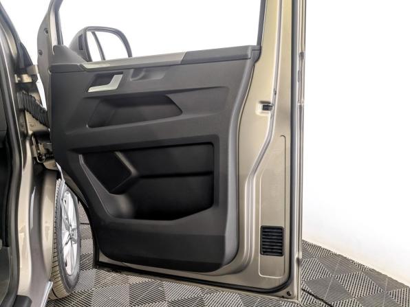 Volkswagen Multivan T6 Рестайлинг с пробегом 2021 года, цена 6 000 000 рублей, 120666 км, минивэн, Автокод Объявления