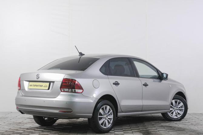 Volkswagen Polo V Рестайлинг с пробегом 2018 года, цена 949 000 рублей, 41700 км, седан, Автокод Объявления