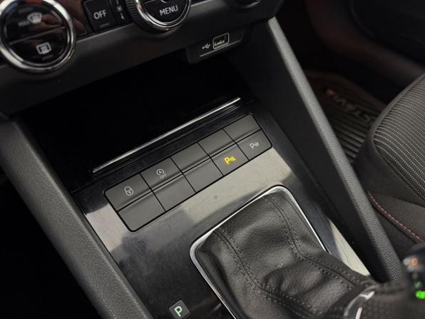 Skoda Octavia III (A7) Рестайлинг с пробегом 2019 года, цена 1 900 000 рублей, 104755 км, универсал, Автокод Объявления