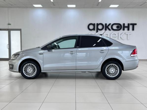Volkswagen Polo V Рестайлинг с пробегом 2017 года, цена 1 040 000 рублей, 135000 км, седан, Автокод Объявления