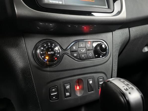Renault Logan II Рестайлинг с пробегом 2022 года, цена 1 209 000 рублей, 63710 км, седан, Автокод Объявления