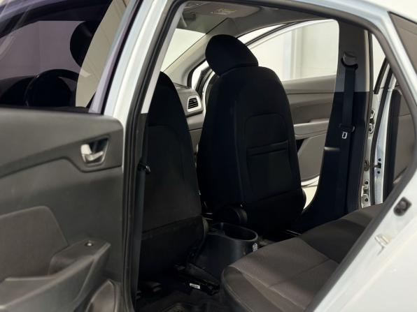 Hyundai Solaris II с пробегом 2019 года, цена 1 295 000 рублей, 105060 км, седан, Автокод Объявления