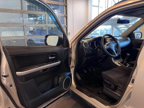 Suzuki Grand Vitara II с пробегом 2005 года, цена 680 000 рублей, 264781 км, внедорожник, Автокод Объявления