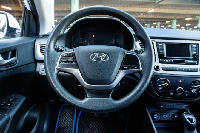 Hyundai Solaris II с пробегом 2019 года, цена 1 429 000 рублей, 123179 км, седан, Автокод Объявления