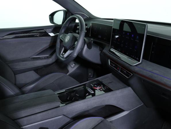 Volkswagen Tiguan III (China Market) с пробегом 2024 года, цена 4 200 000 рублей, 30576 км, внедорожник, Автокод Объявления