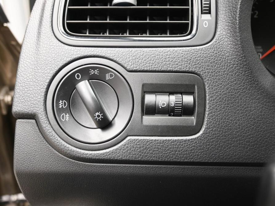 Volkswagen Polo V Рестайлинг Ростов-на-Дону  - изображение 17