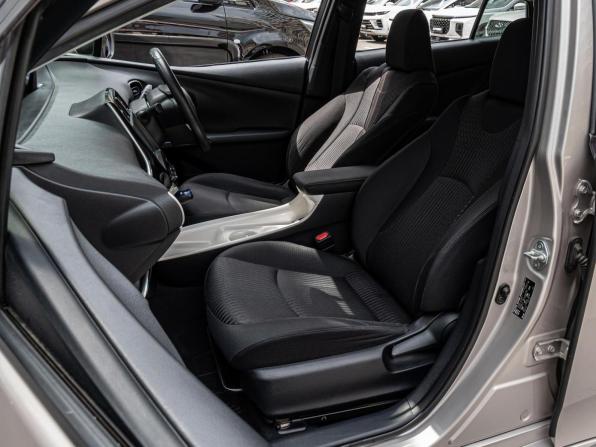Toyota Prius IV (XW50) с пробегом 2016 года, цена 1 535 000 рублей, 153495 км, лифтбек, Автокод Объявления