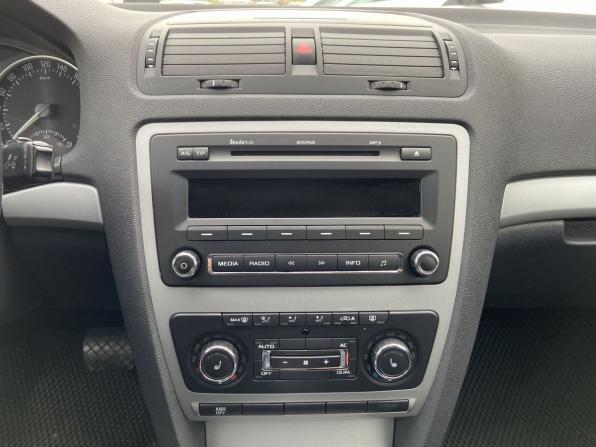Skoda Octavia II (A5) Рестайлинг с пробегом 2012 года, цена 590 000 рублей, 283700 км, лифтбек, Автокод Объявления