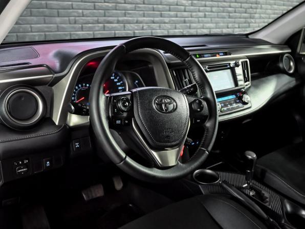 Toyota RAV4 IV (XA40) с пробегом 2015 года, цена 2 300 000 рублей, 116976 км, внедорожник, Автокод Объявления