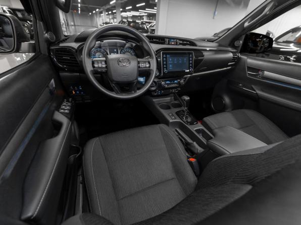 Toyota Hilux VIII Рестайлинг 2 с пробегом 2025 года, цена 6 900 000 рублей, 30 км, пикап, Автокод Объявления