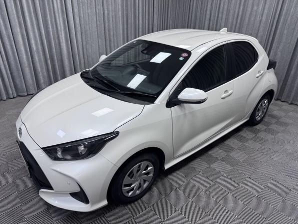 Toyota Yaris IV с пробегом 2020 года, цена 1 400 000 рублей, 65289 км, хэтчбек, Автокод Объявления