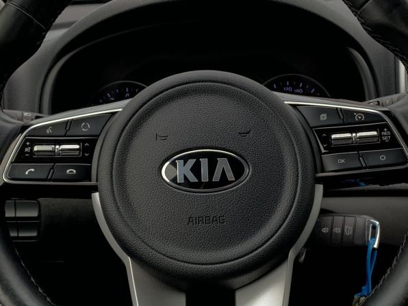 Kia Sportage IV Рестайлинг с пробегом 2019 года, цена 2 349 000 рублей, 79537 км, внедорожник, Автокод Объявления