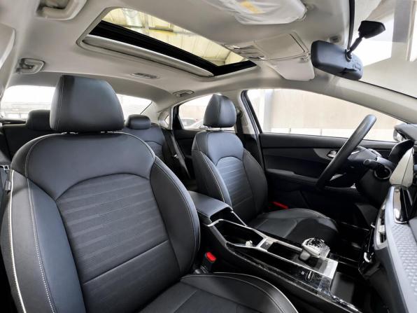 Kia K3 II (China Market) Рестайлинг с пробегом 2025 года, цена 2 490 000 рублей, 15 км, седан, Автокод Объявления