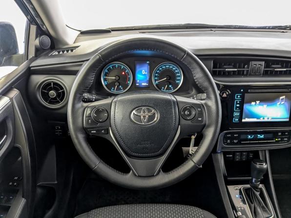 Toyota Corolla XI (E160 E170 E180) Рестайлинг 1 с пробегом 2018 года, цена 1 945 000 рублей, 49594 км, седан, Автокод Объявления